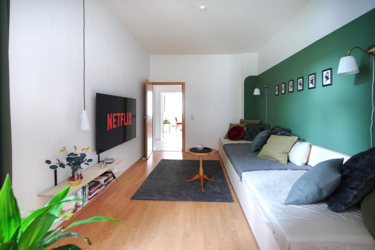 Vonbehling Boutique Apartment Mit 65Zoll Tv Und Designerstuecken Halle  Buitenkant foto